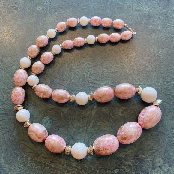 Vintage Mid Century Beaded Necklace Pink Cream Gold Mottled Beads Classic 1960's - Picture 7 of 8